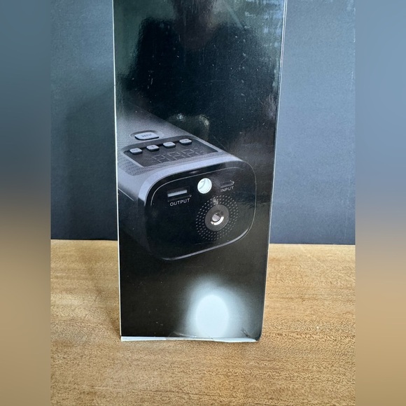 NIB LimitLess Innovations Air Pro Portable Air Compressor Power Bank Flashlight - Picture 3 of 4